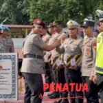 Kanit Regident Satlantas Polres Enrekang Raih Penghargaan Dedikasi Kerja dari Kapolres